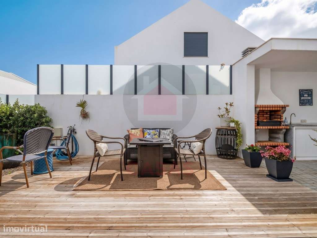 Moradia Contemporânea com 3 Quartos e Jardim Próxima de Caldas da R...-4