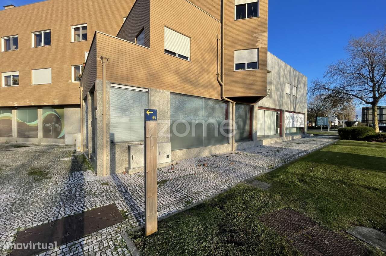 Loja de gaveto na Entrada Sul de Esposende | Visibilidade máxima - Grande imagem: 4/25