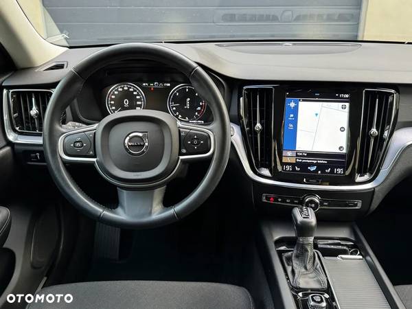 Volvo V60 D4 Geartronic Momentum - 35