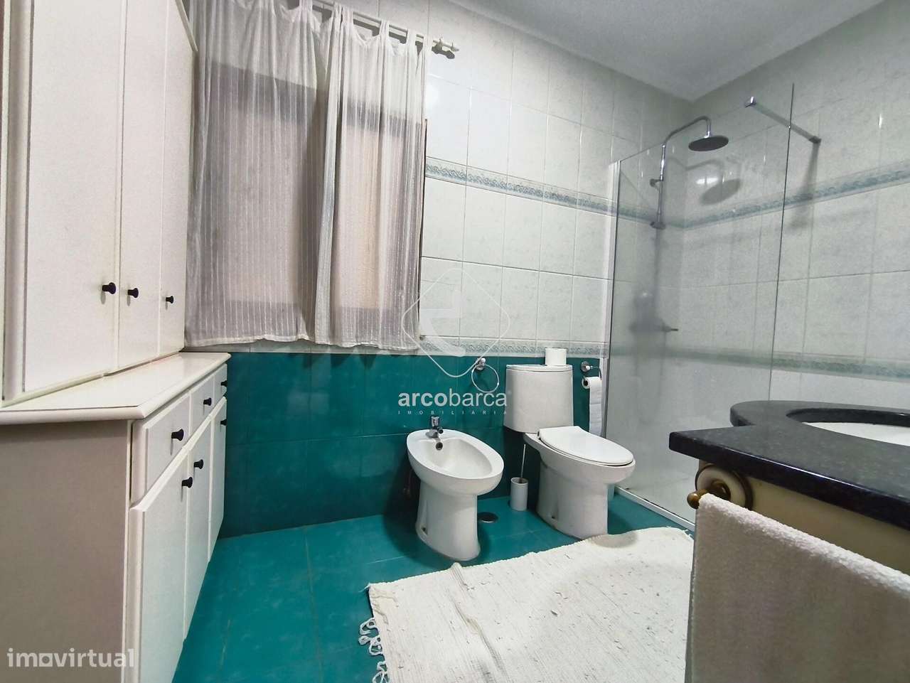 Moradia T3 terreno de 1.500 m2, apartº T1 independente e licença de AL-20