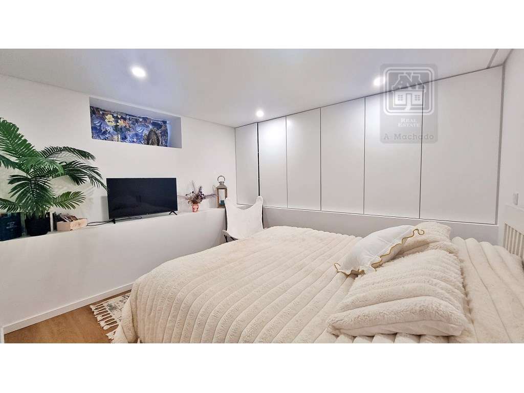 VENDA de APARTAMENTO T2 como NOVO - centro cidade Ponta Delgada (Sã...-26