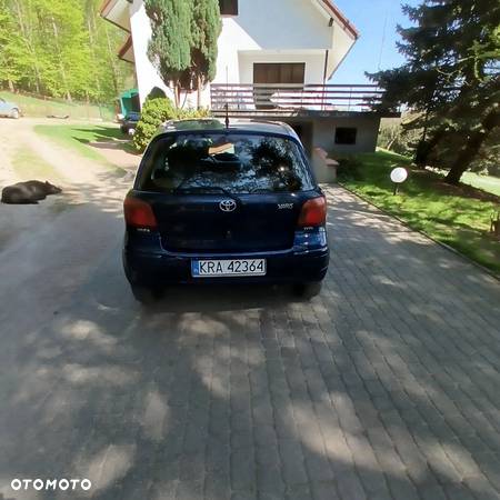 Toyota Yaris 1.3 Blue - 4