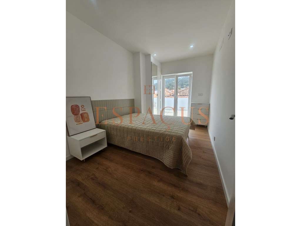 Apartamento T2 com Terraço no Coração do Centro Histórico-15