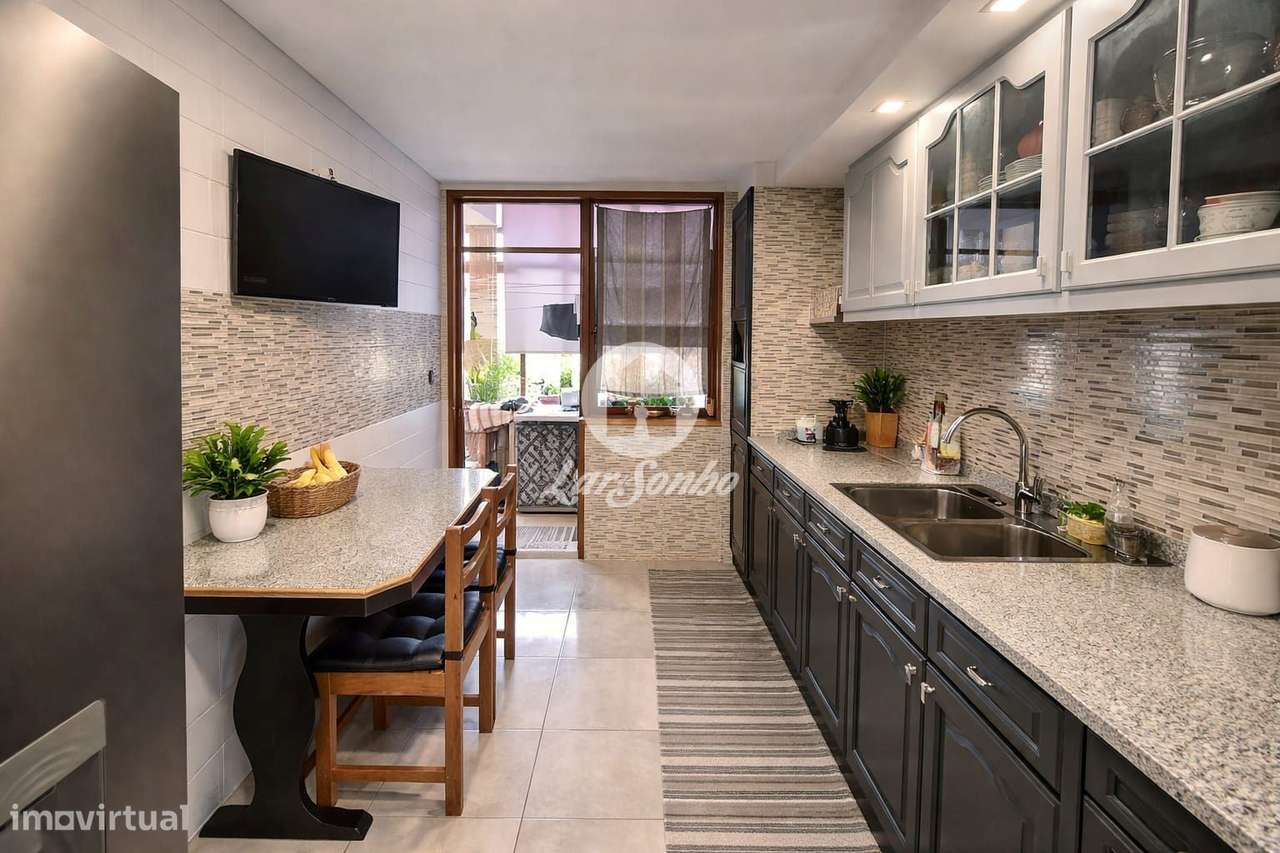 Apartamento T3, com excelentes áreas, na Rua da Ferraria, Rio Tinto...-1