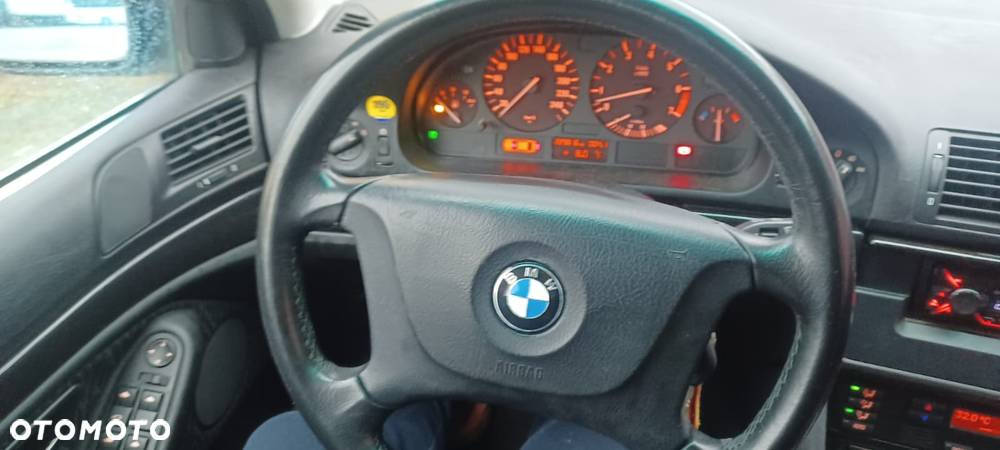 BMW Seria 5 520i - 15