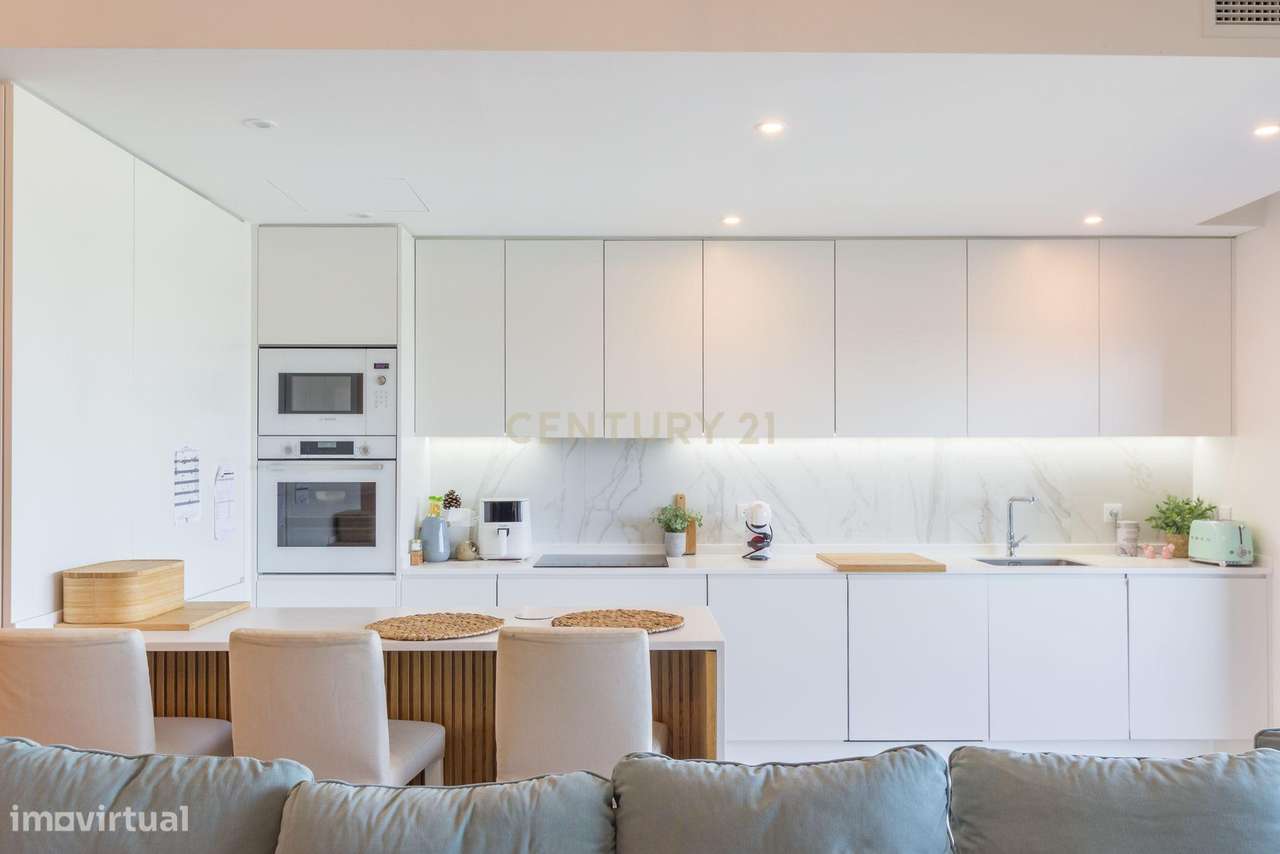 T4 em Condomínio Fechado com Vista Rio - Alcochete-26