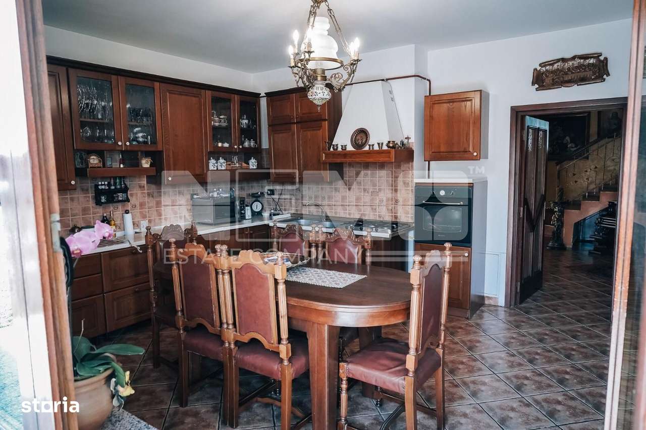 Vila de Vanzare | Rădăuți, Suceava | Pret:  350.000€ - Imagine principală: 4/8
