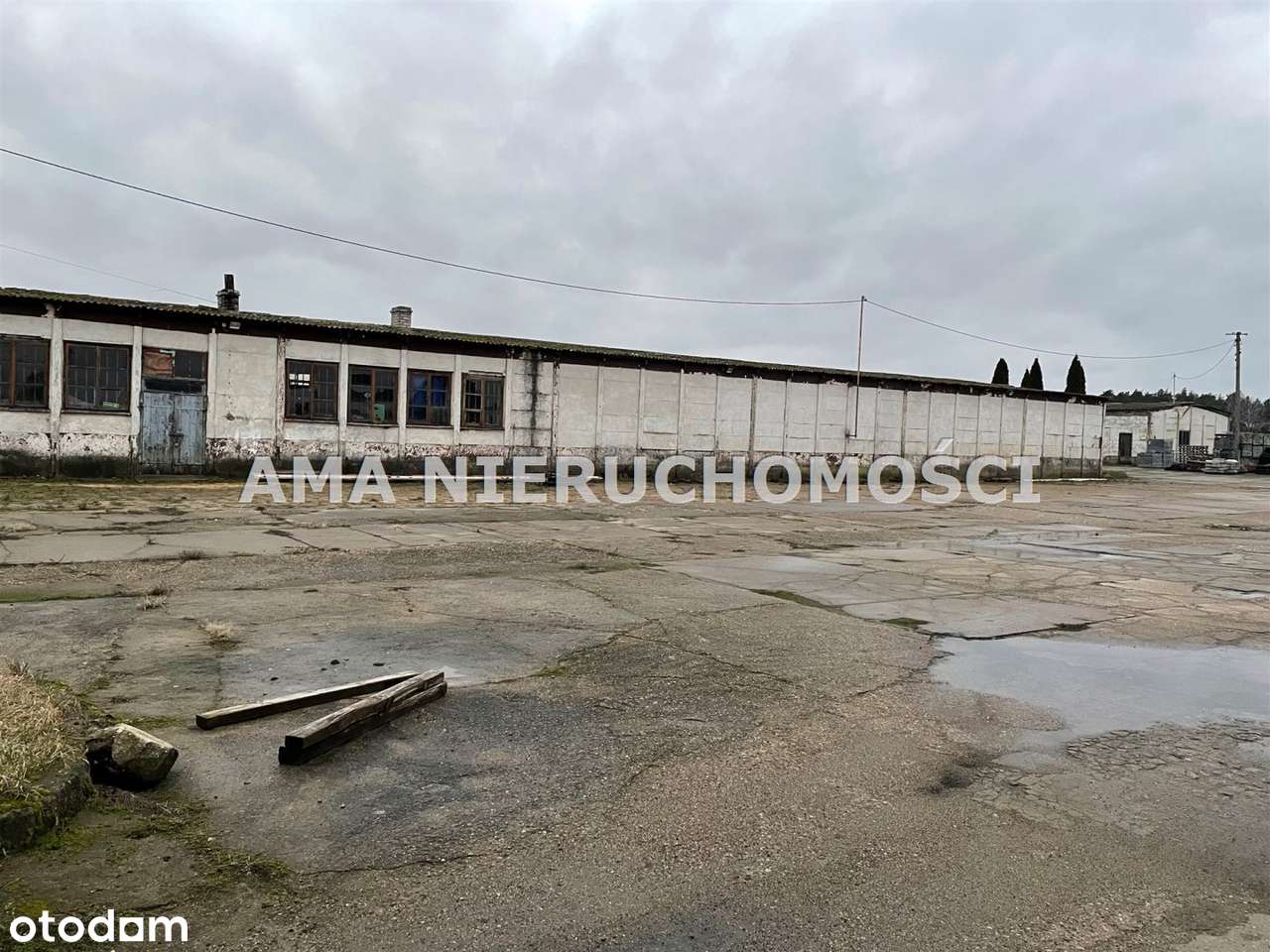 Ogrodzony teren z utwardzonym placem i wiatą - Pełny obrazek: 5/8