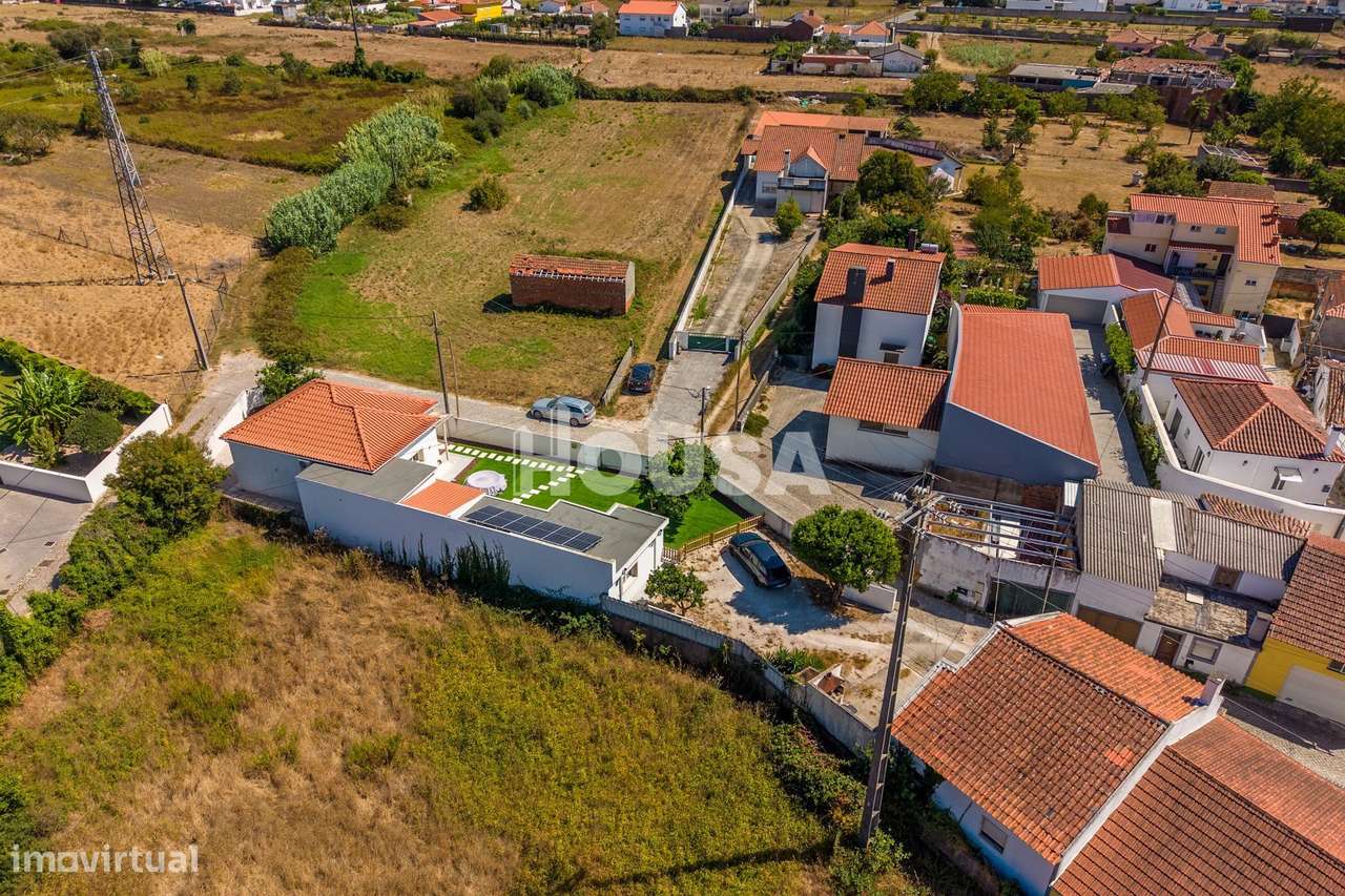Moradia T4 térrea totalmente renovada na Gândara dos Olivais-46