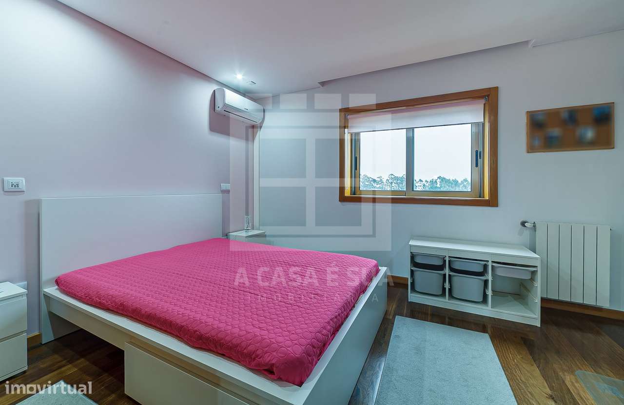 MORADIA T4+1 C/PISCINA EM COND FECHADO 3 FRENTES-14