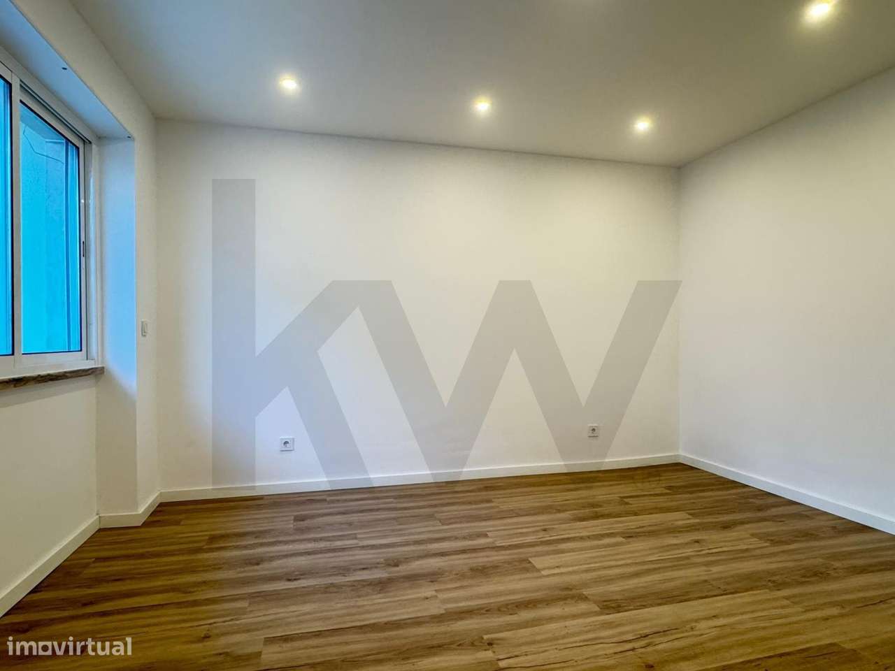 T2 com Pátio Privativo nas Mercês – O Seu Refúgio ao Ar Livre-16