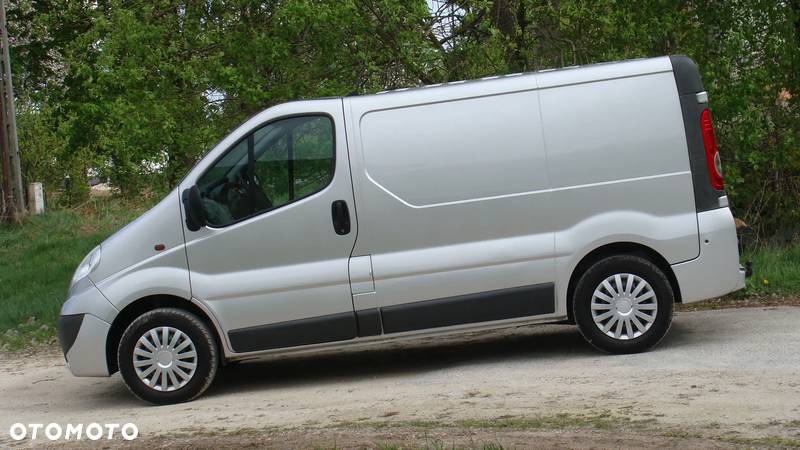 Opel VIVARO 2.0 115KM * KLIMA * NAVI * ZADBANY ! POLECAM ! - 8