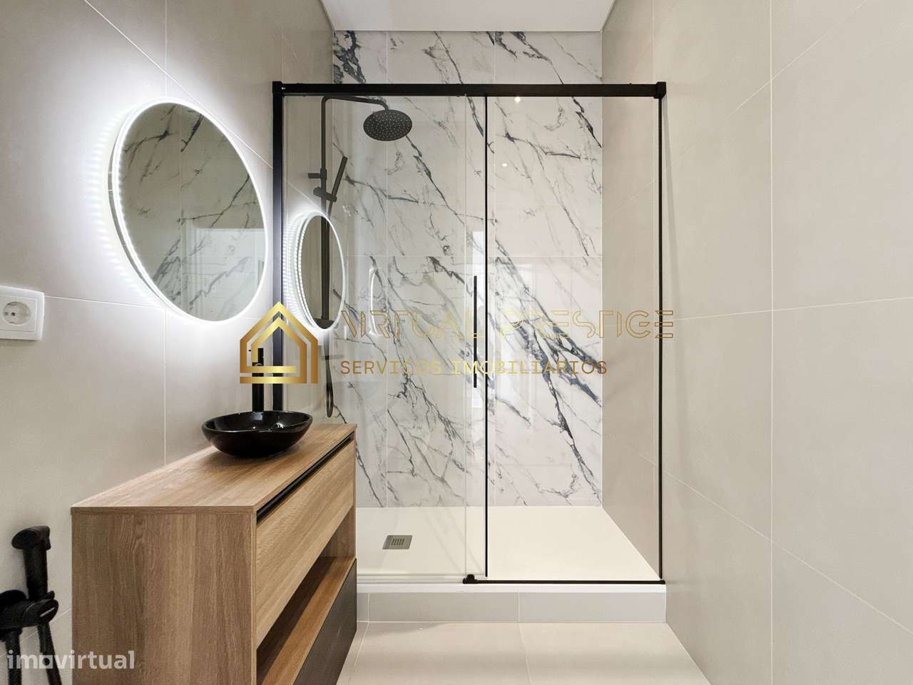 T3 Renovado com 2 Suites e Elevador na Almirante Reis-24