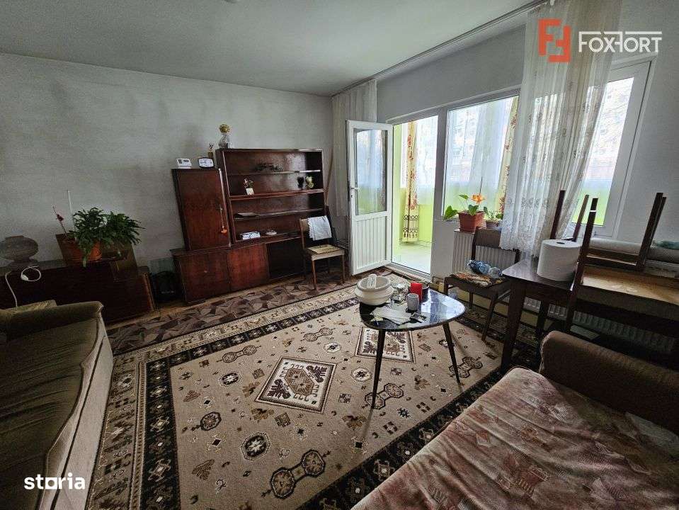 Apartament cu 3 camere, decomandat cu vedere pe 3 parti - zona Miorita-1