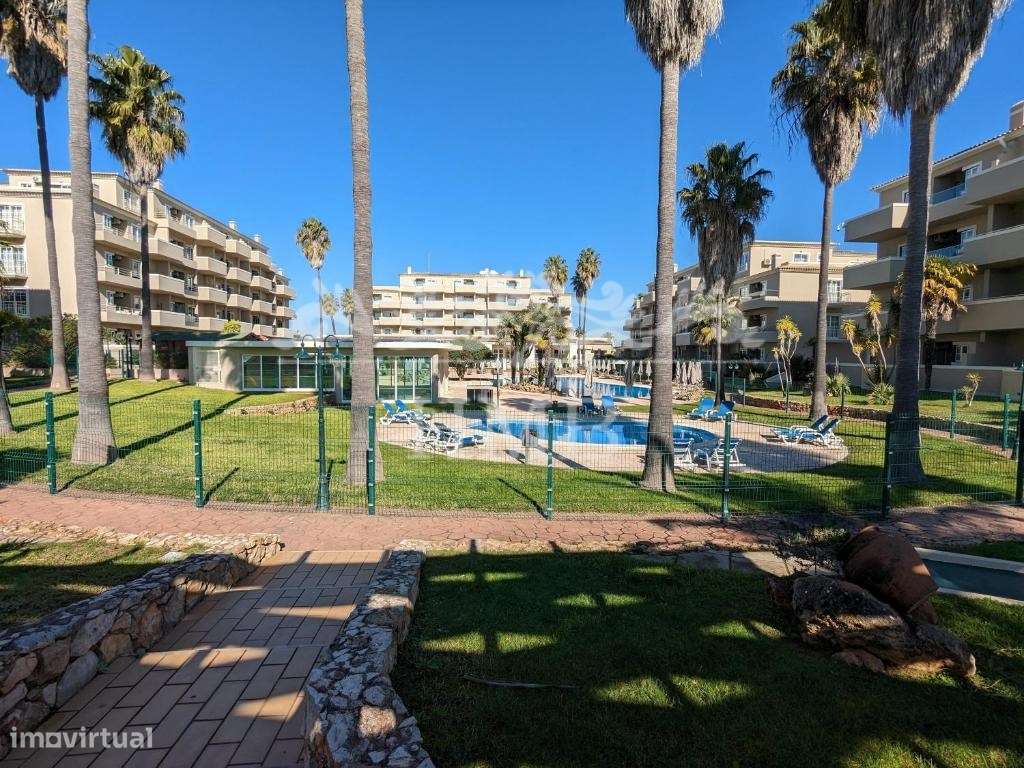 Apartamento T1+1 em Alvor, piscina e garagem-44