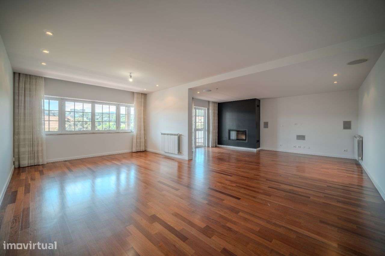 Moradia T4 com piscina em Braga - Grande imagem: 2/23