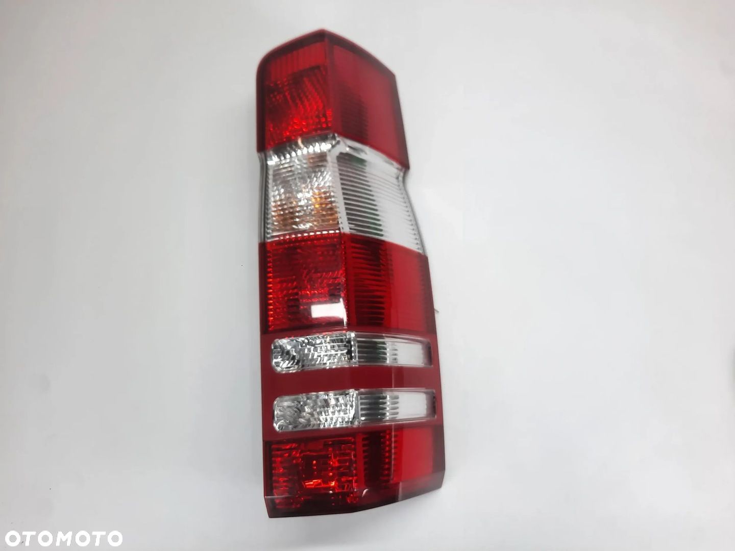 LAMPA PRAWA TYLNA PRAWY TYŁ MERCEDES SPRINTER 906 A9068200264 - 1