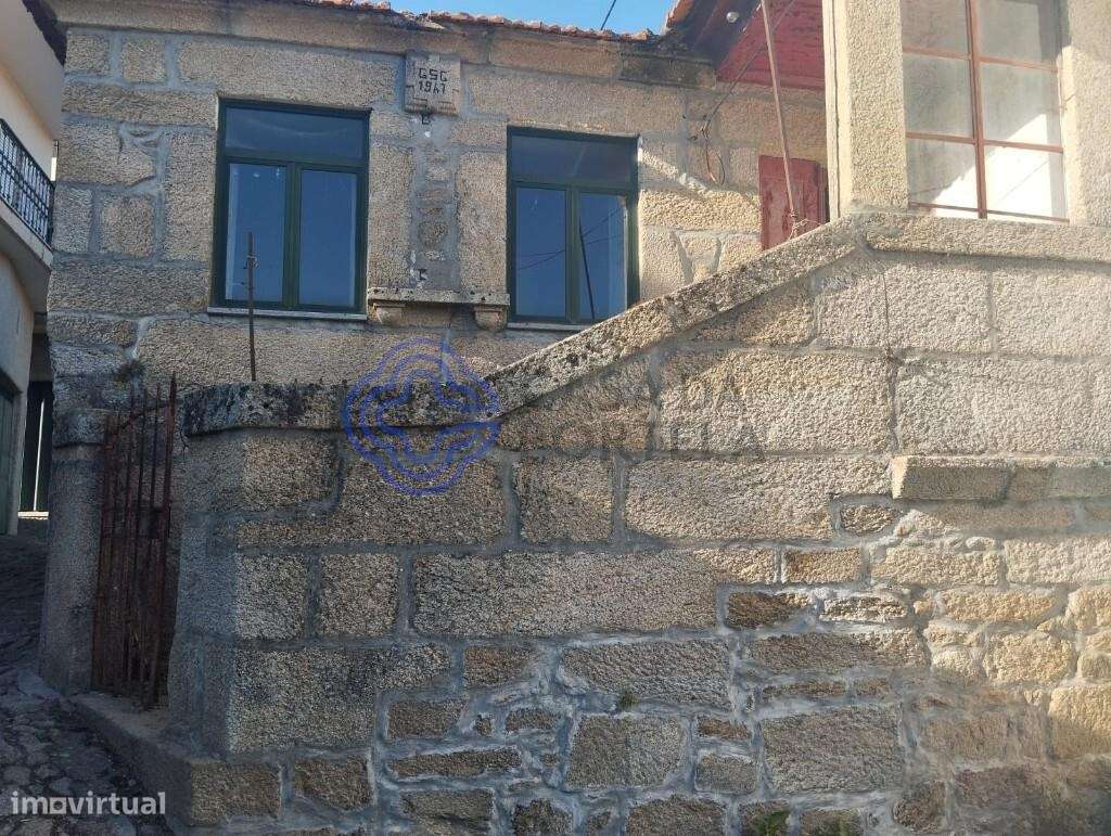 Moradia T2, em Ruína, Moimenta da Beira, Viseu - Grande imagem: 1/25