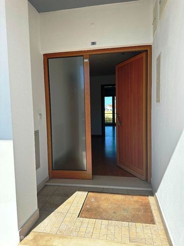Apart amento T.4 - Eq., cond. c. piscina e p. infantil, Marinha Grand-23