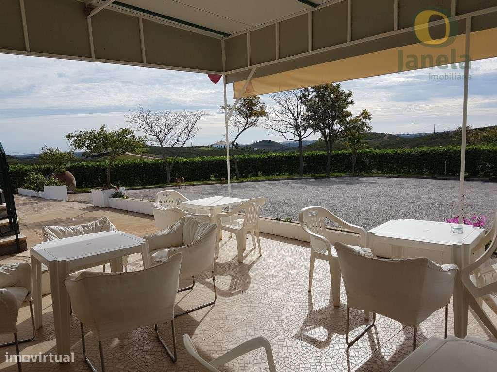 Moradia e Negócio com Vistas Soberbas de Mar e Serra - Grande imagem: 4/16