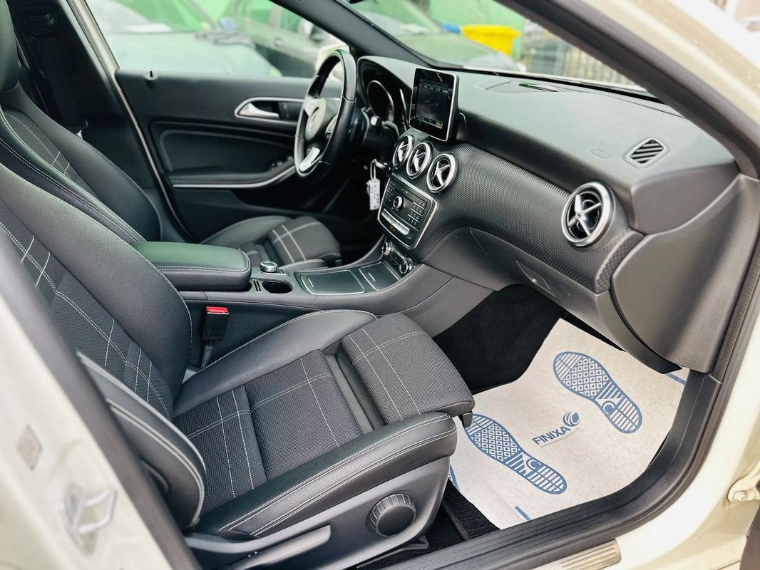Mercedes-Benz A 180 (BlueEFFICIENCY) 7G-DCT Urban - 16