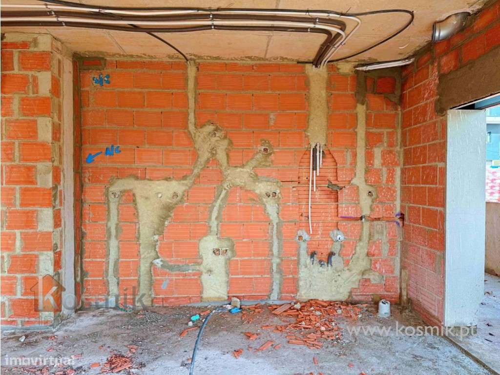 POETAS' GARDEN - PARADELA - LOURES - LISBOA - NOVOS EM CONSTRUÇÃO T1+1-24