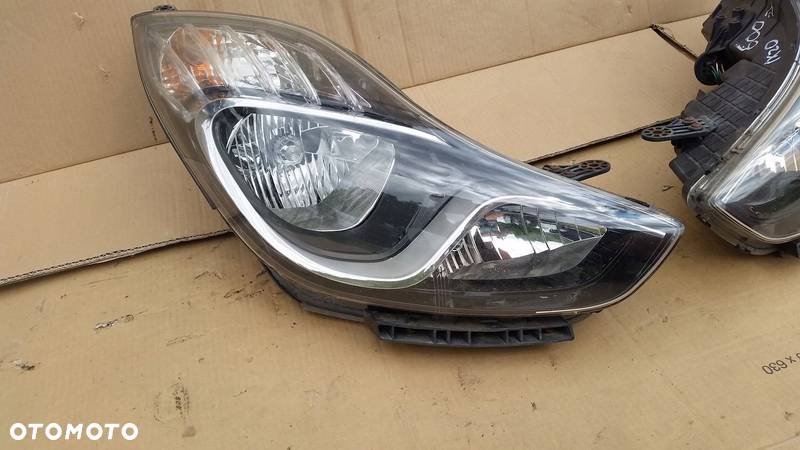 LAMPA PRAWA HYUNDAI IX20 92102-1KXXX EU - 1