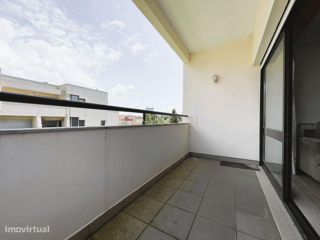 Apartamento T3 com garagem dupla junto ao Palácio Sotto Mayor – Figuei-13