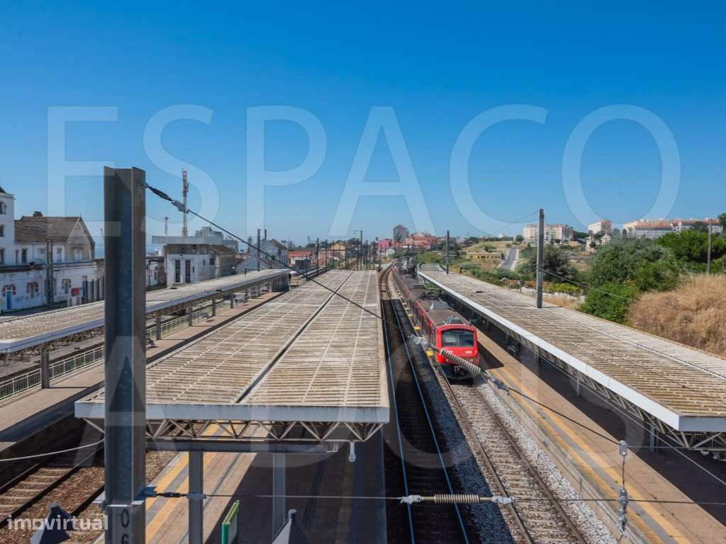 T3 com Vista Rio, Estacionamento e 2 Varandas junto à Estação de Br...-56