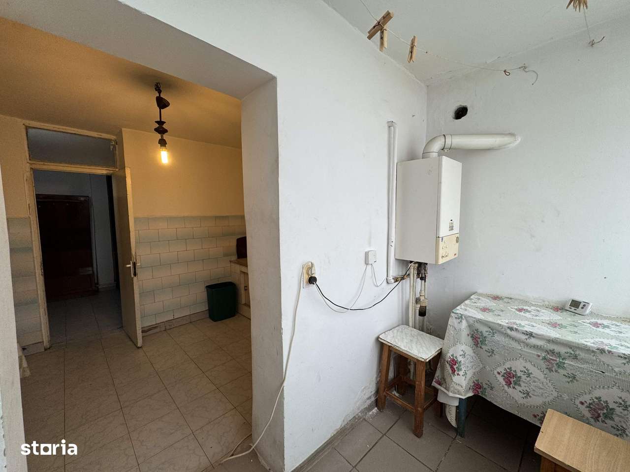 3 cam, 74 mp. decomandat, fara imbunatatiri, et.4, acoperis, Cuza Voda-4