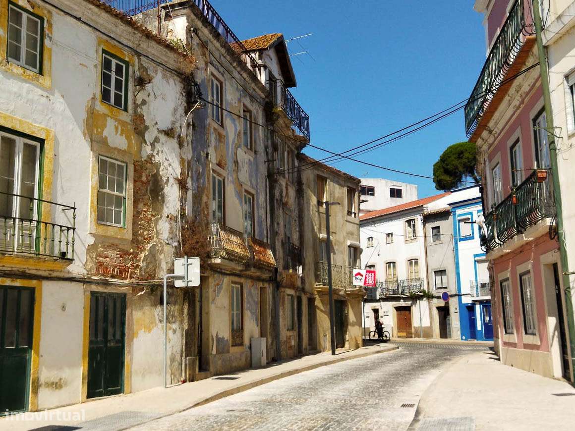 Prédio próximo do Rio Tejo - Grande imagem: 5/6