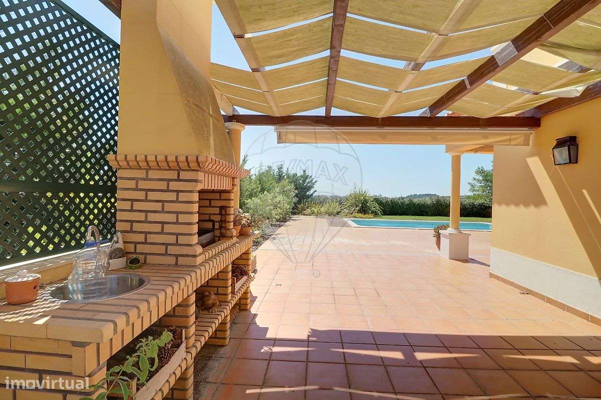 Moradia T4 para venda-5