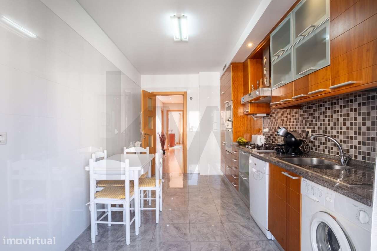 T3 com Box, Arrecadação, 3 Varandas e Vista Rio – Quinta da Piedade, 2-4