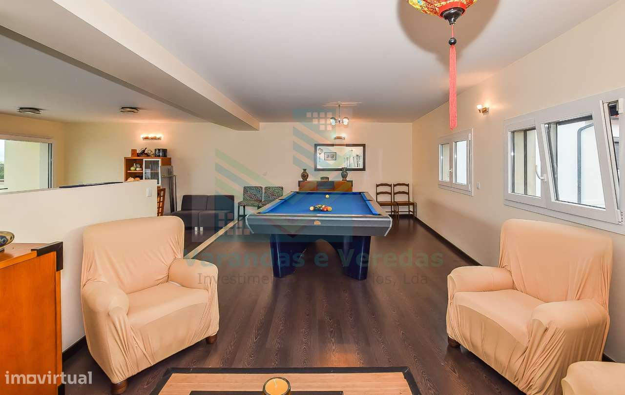 Moradia de luxo T5 com piscina e anexo-52