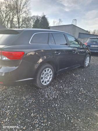 Toyota Avensis 2.0 D-4D Active - 6