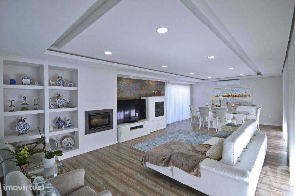 Casa / Villa T4 em Corroios de 250,00 m2 - Grande imagem: 5/24