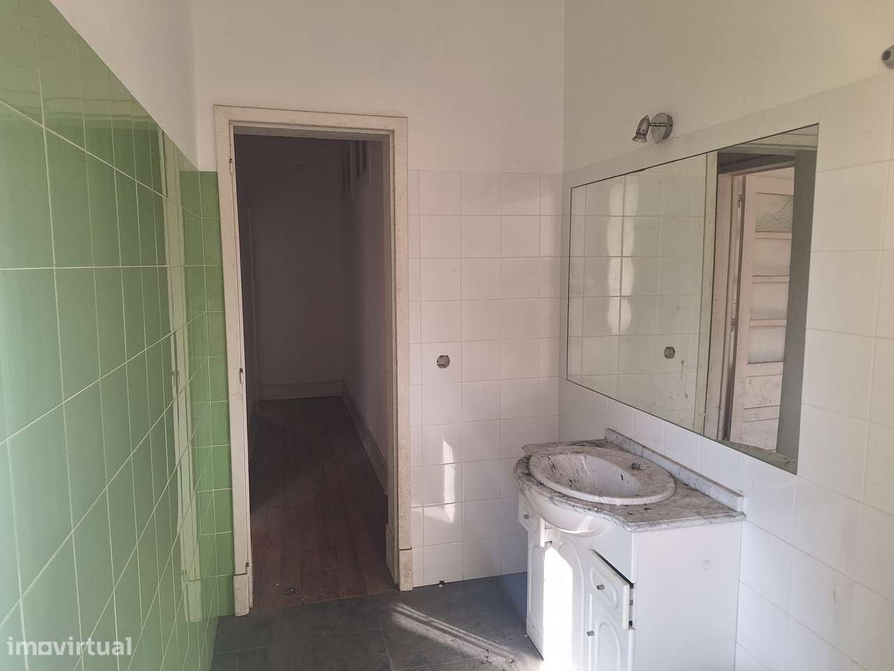 Prédio devoluto SEM Inquilinos junto ao Mercado de Arroios-10