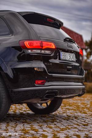 Jeep Grand Cherokee - 28