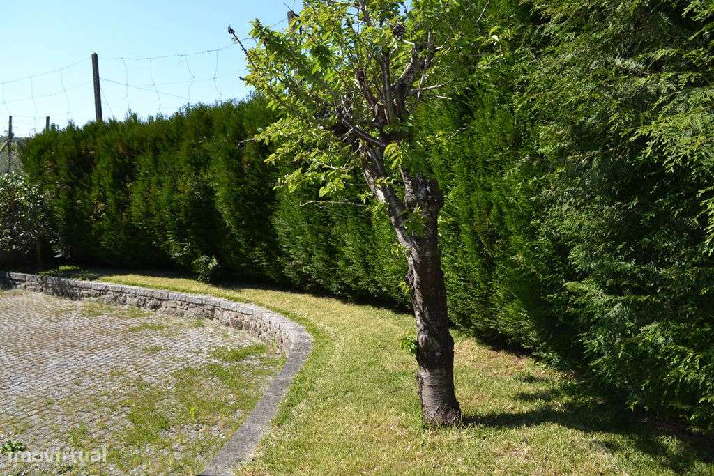 Tipologia T6, com 356m2 de área de habitação-7