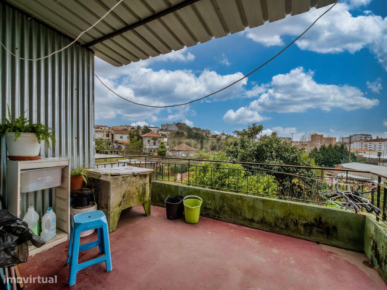 Moradia T3 em Ermesinde com Grande Quintal e Excelente Potencial de In-45