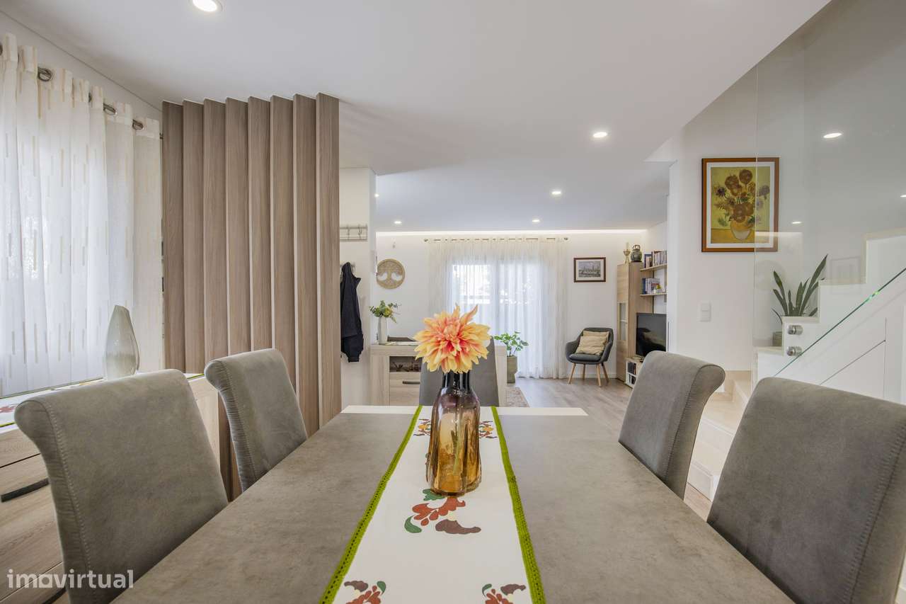 Moradia T3+1 garagem box jardim Quinta do Conde Sesimbra-5