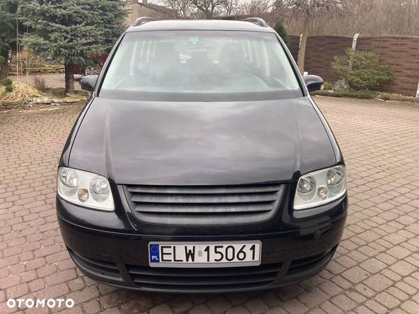 Volkswagen Touran 1.6 FSI Trendline - 2