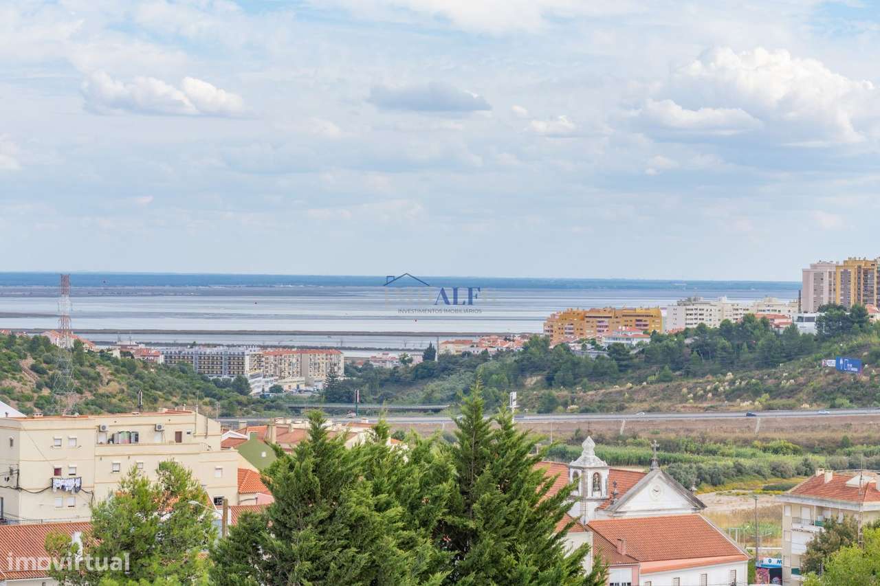 Apartamento T3 no centro de Vialonga com elevador-12