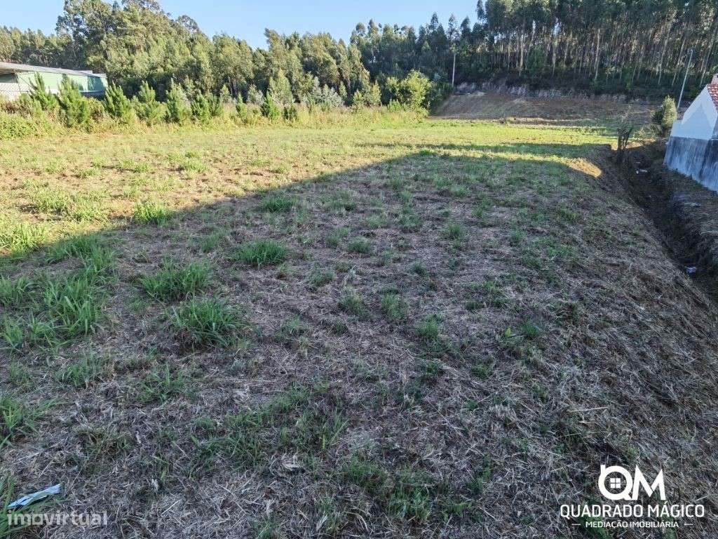Terreno Urbanizável para Venda em São João de Ver!-5