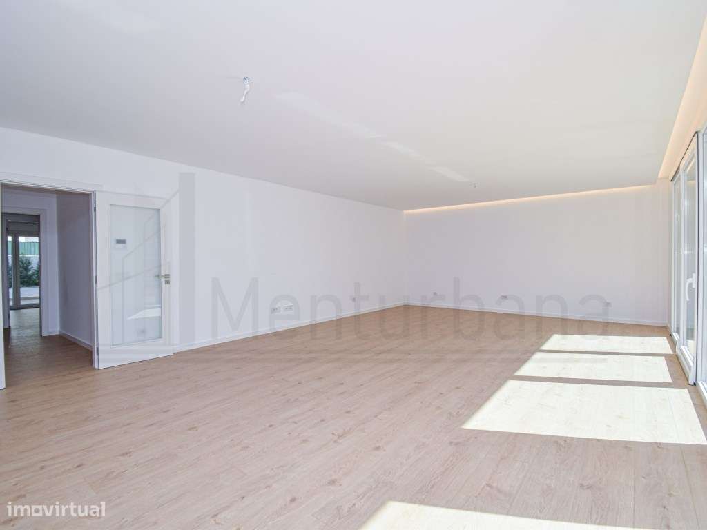 FANTÁSTICO APARTAMENTO T3 COM TERRAÇO NA PAREDE - CASCAIS - Grande imagem: 4/31