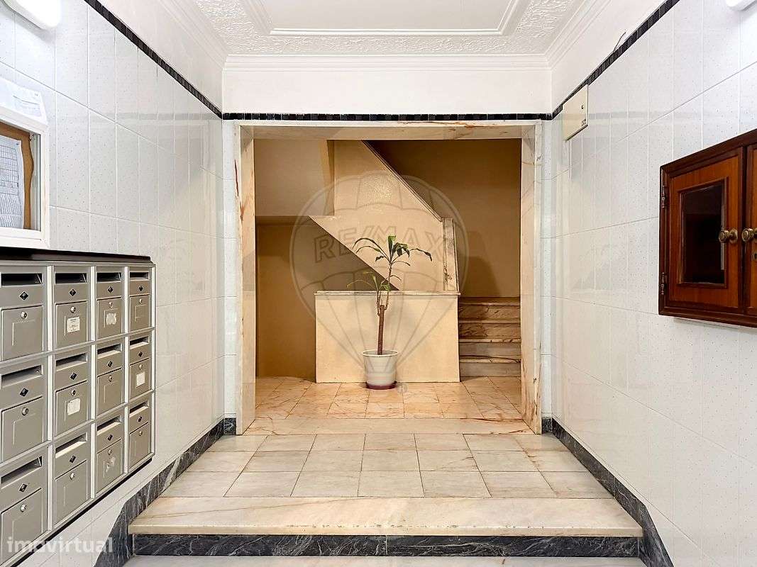 Apartamento T1 Remodelado em Belas-29