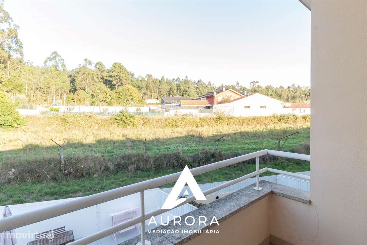 Moradia T3 em Lobão | Áreas amplas, terraço e garagem para três viatur-22