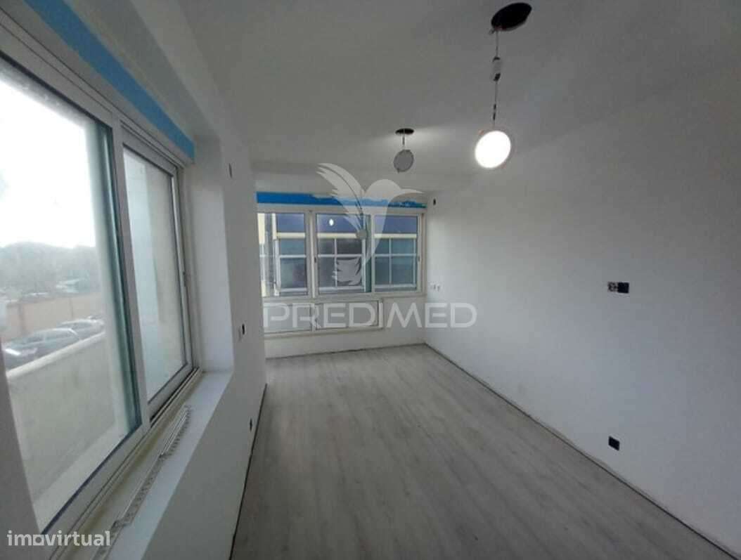 Apartamento T4 no Laranjeiro, Almada-7