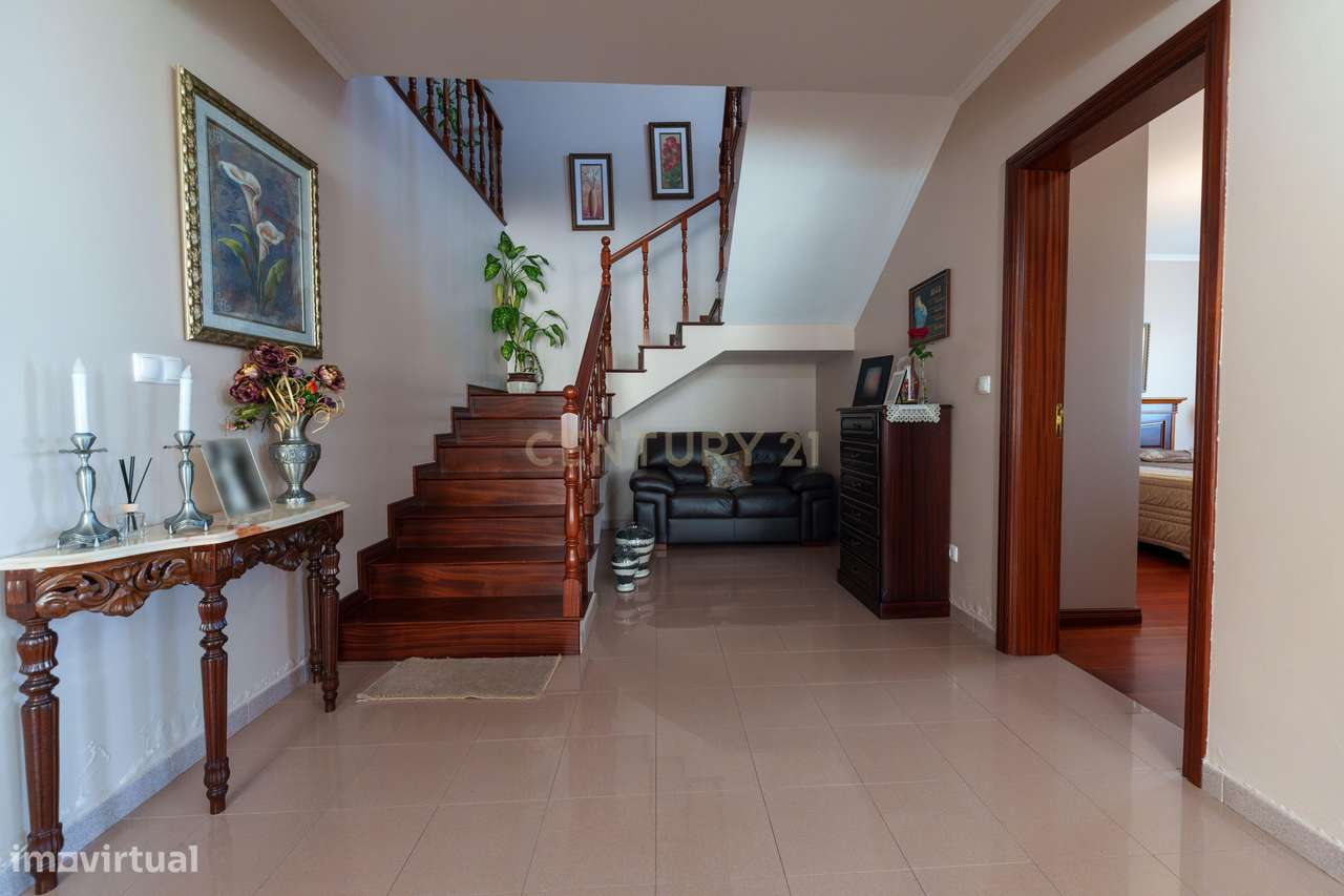 Moradia T4 com 2.971 m² de Terreno e Vista Panorâmica-6