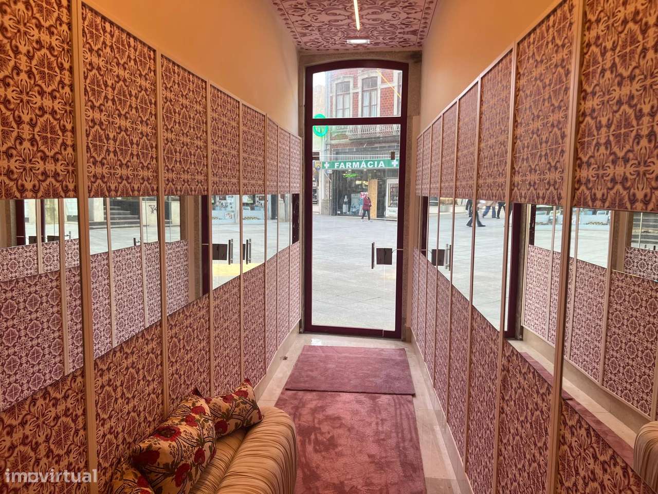 T0 luxuoso, mobilado e equipado, no centro-24